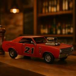 Modellino auto da corsa d'epoca